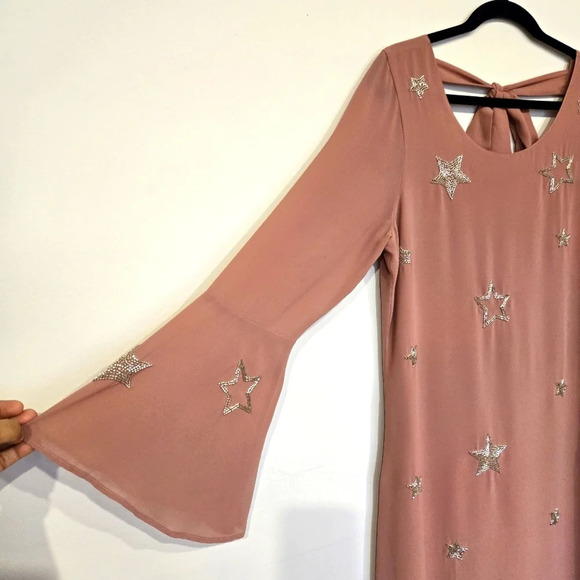 CHASER Blush Pink Beaded Star Flare Sleeves Open Back Mini Dress Size L NWT - Picture 4 of 11